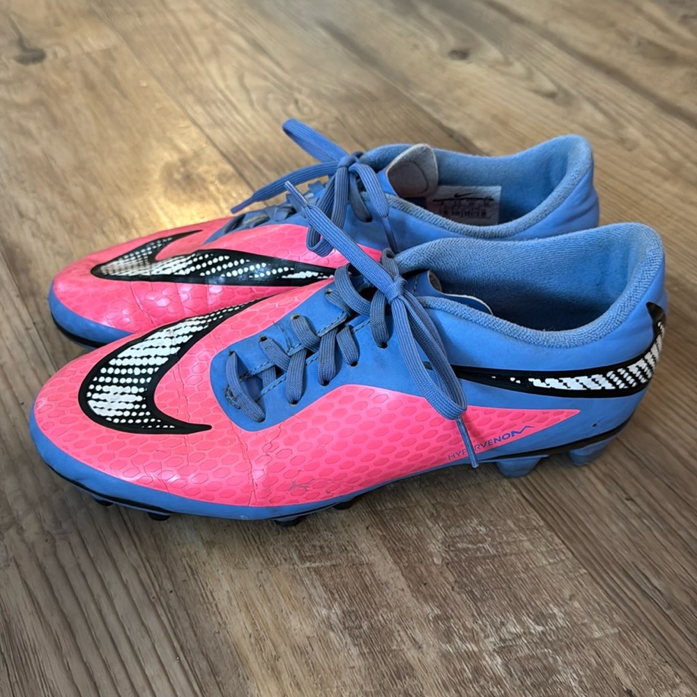 Nike Hypervenom Phantom FG RARE SKULL Soccer Cleats Women’s Size 8